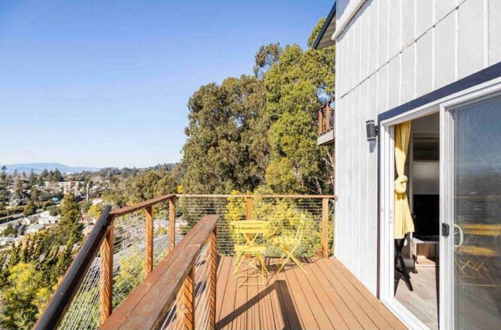 Photo of Outdoor in Leona Heights