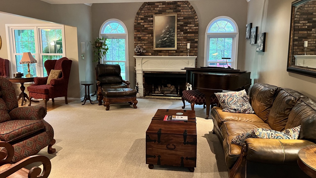 Photo of Livingroom in Saratoga Springs