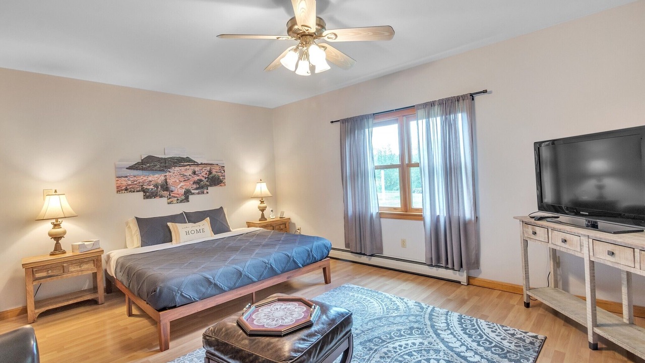 Photo of Bedroom in Rumford Center