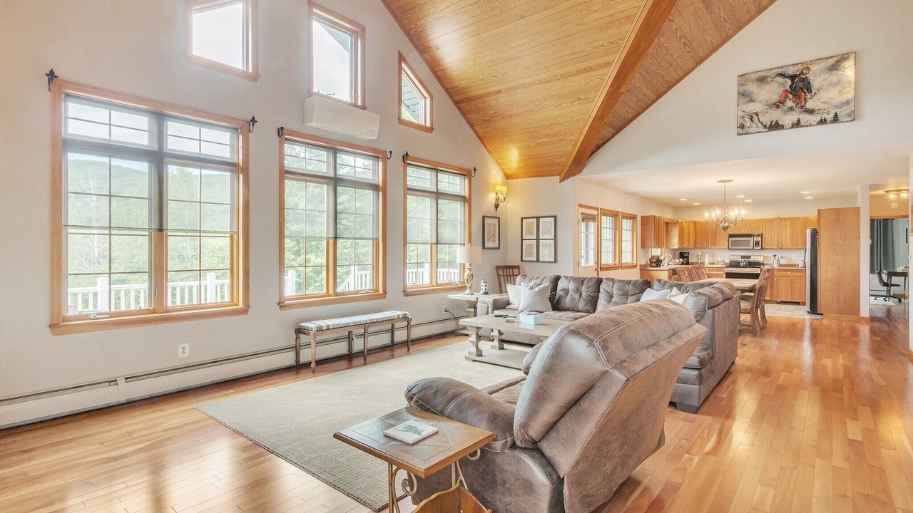 Photo of Livingroom in Rumford Center
