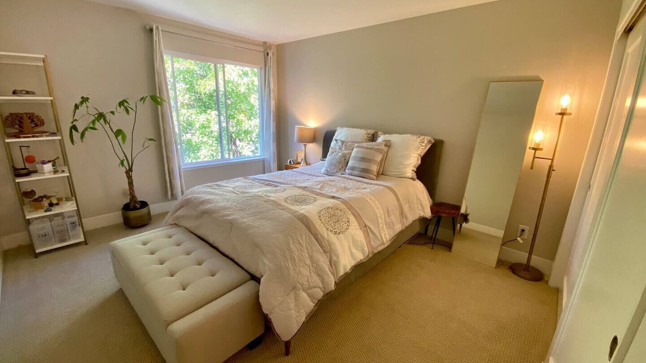 Photo of Bedroom in Marina Bay
