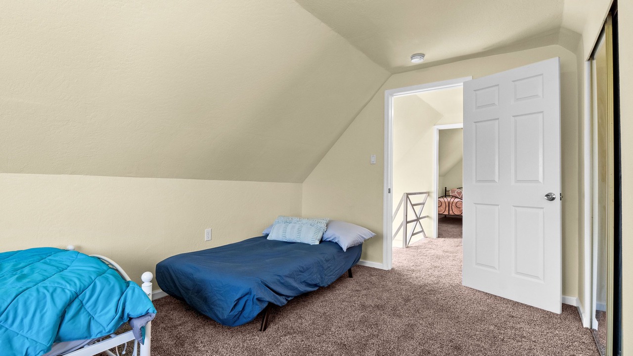 Photo of Bedroom in Oakland