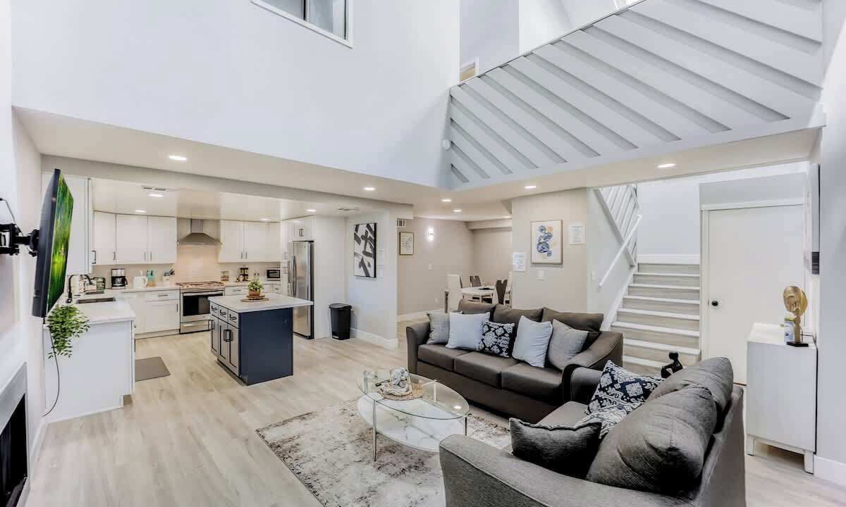 Photo of Livingroom in Menlo Park