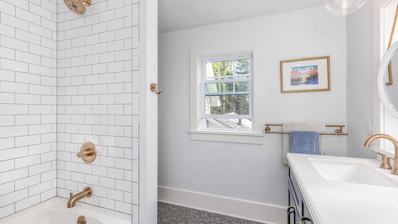 Photo of Bathroom in Historic Huguenot Street