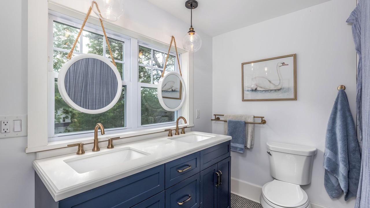 Photo of Bathroom in Historic Huguenot Street