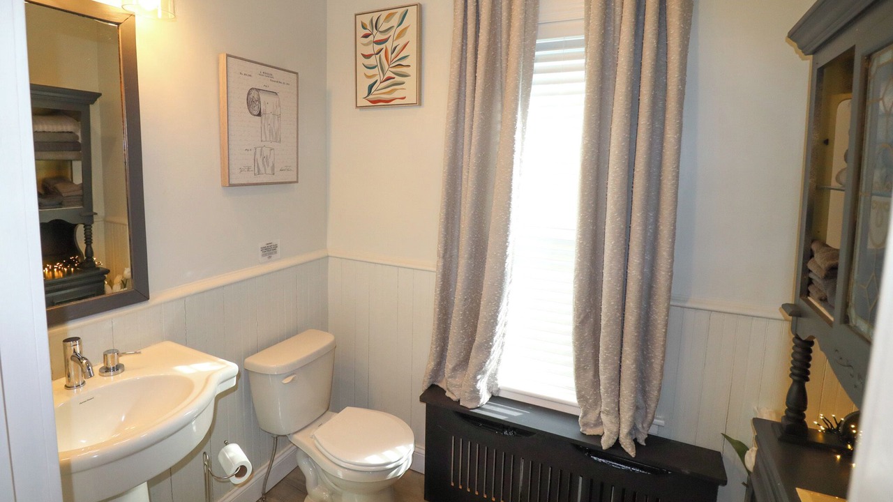 Photo of Bathroom in New Oxford