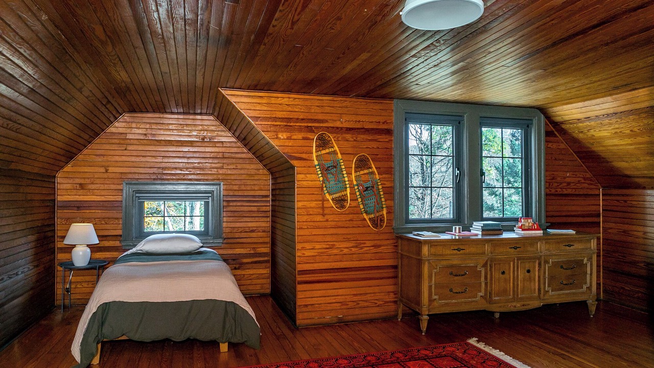 Photo of Bedroom in Mamakating Park Historic District