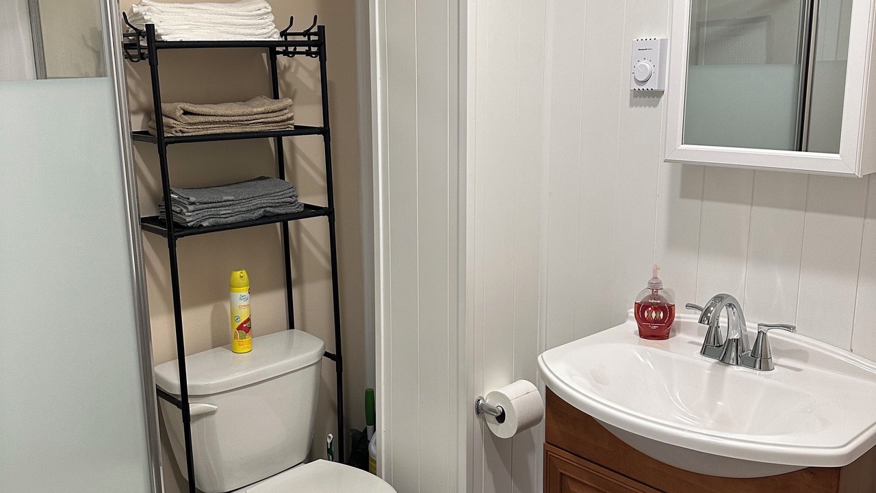 Photo of Bathroom in Rebuck