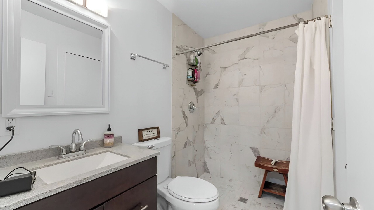 Photo of Bathroom in Morningside-Lenox Park