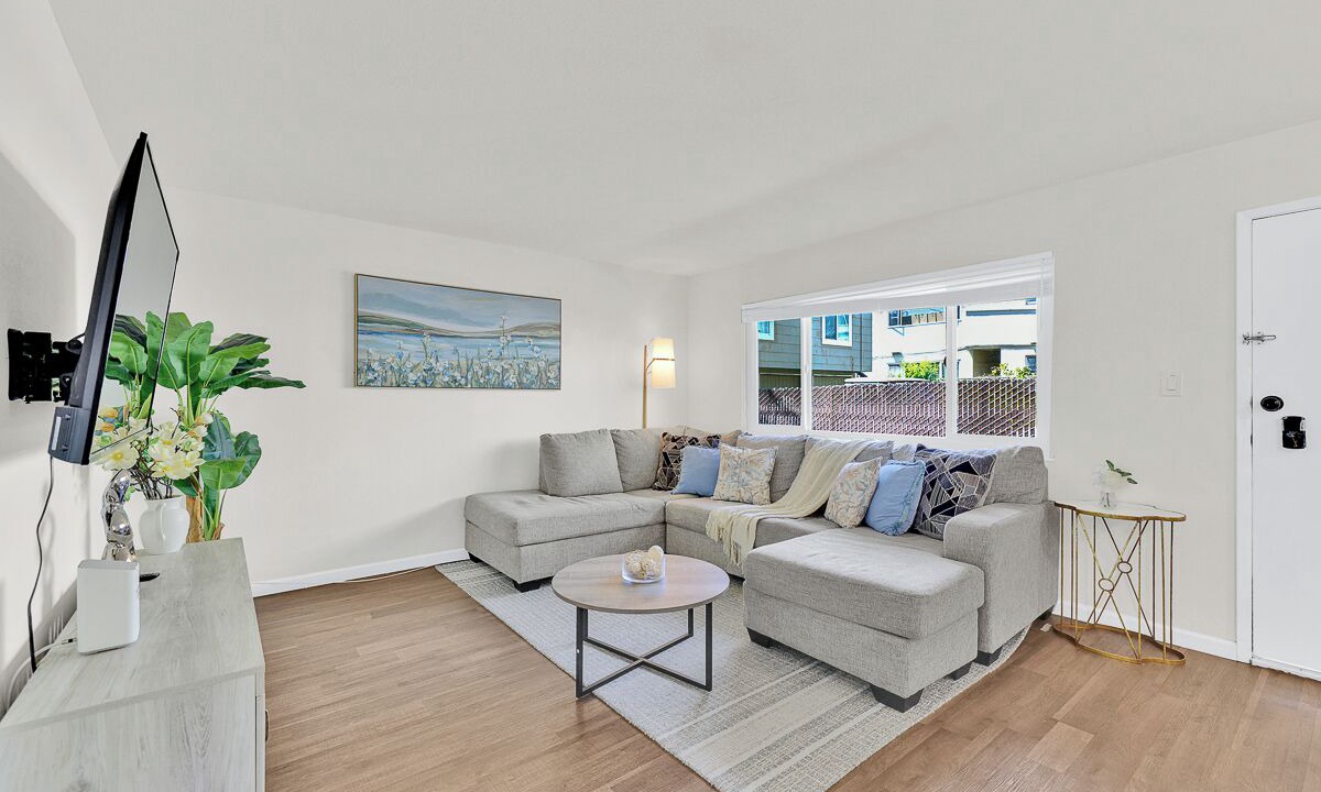 Photo of Livingroom in Central Berkeley