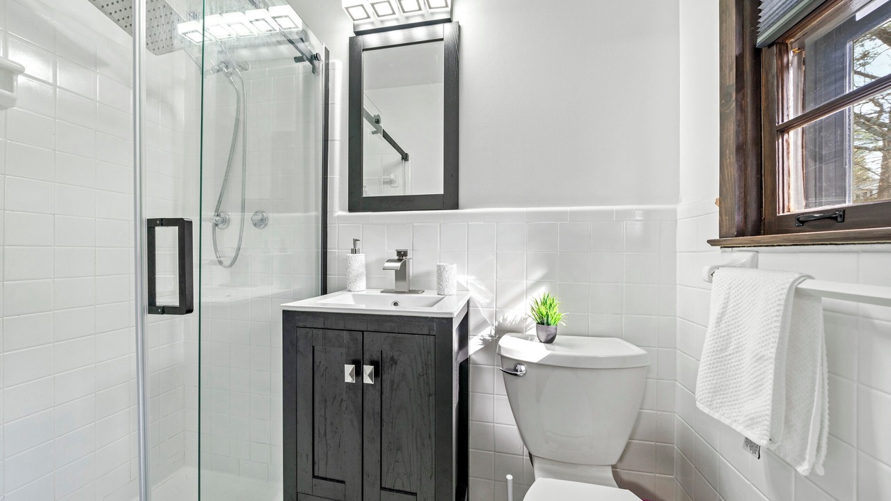 Photo of Bathroom in Biltmore Acres