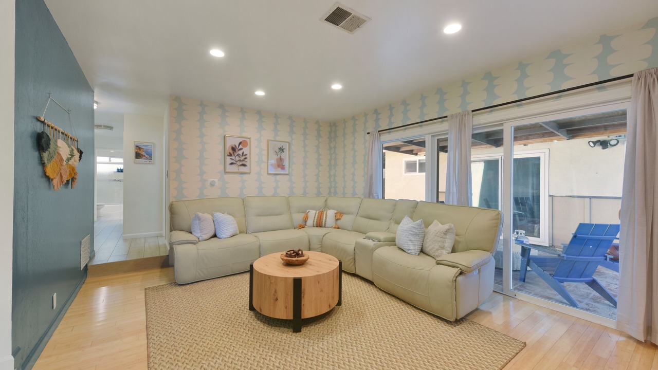 Photo of Livingroom in Hayward