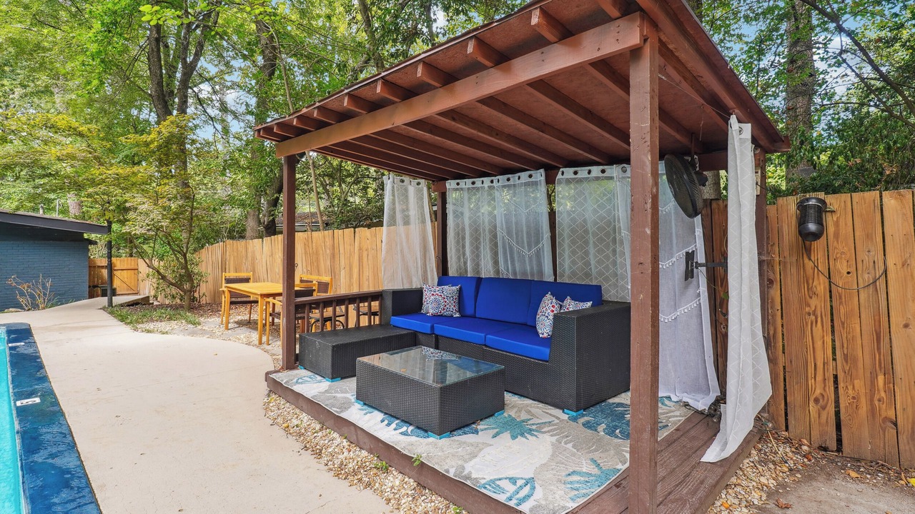 Photo of Patio Balcony in Lindridge-Martin Manor