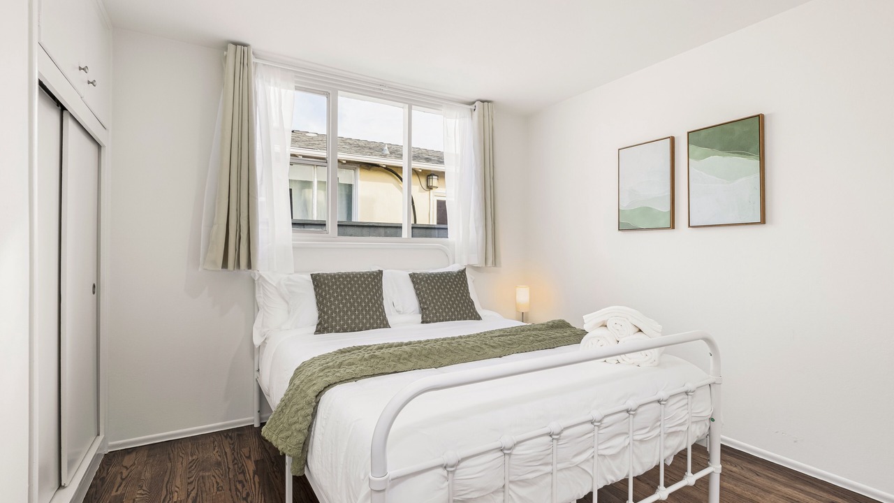 Photo of Bedroom in East Palo Alto