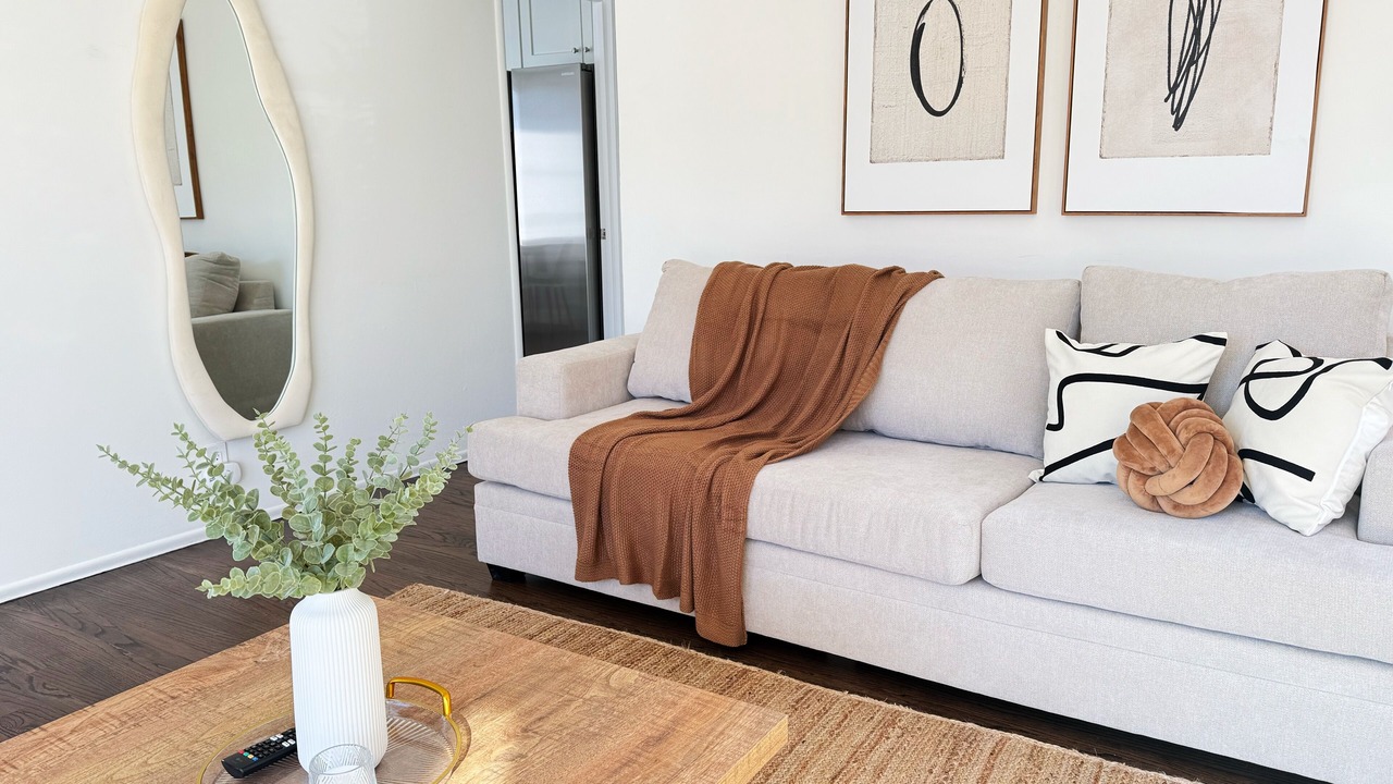 Photo of Livingroom in East Palo Alto