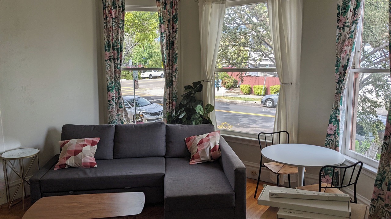 Photo of Livingroom in South Berkeley