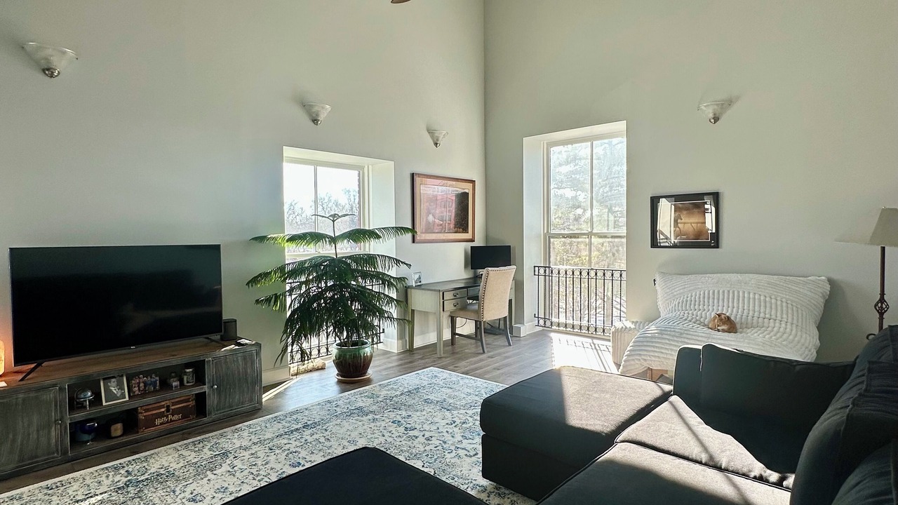 Photo of Livingroom in Saratoga Springs