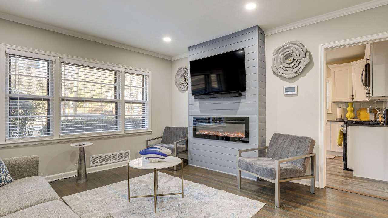 Photo of Livingroom in Piedmont Heights