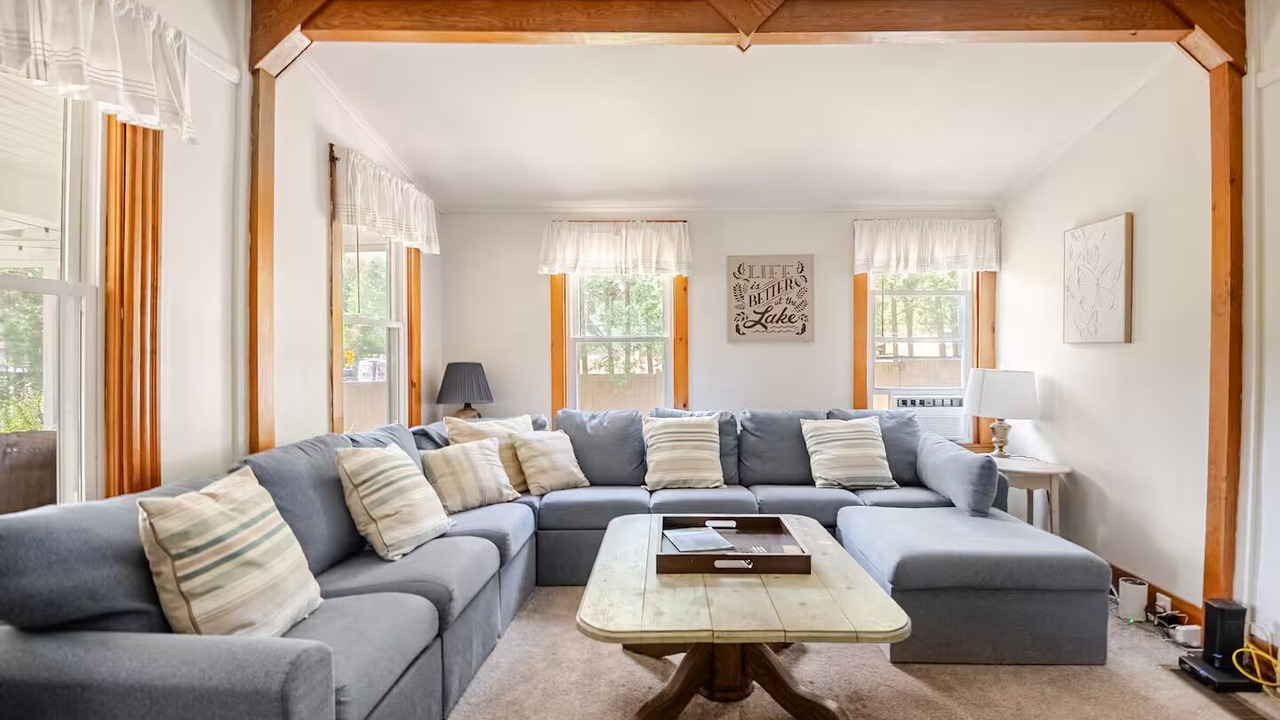 Photo of Livingroom in Bolton Landing