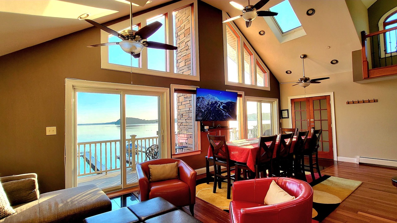 Photo of Livingroom in Saratoga Springs