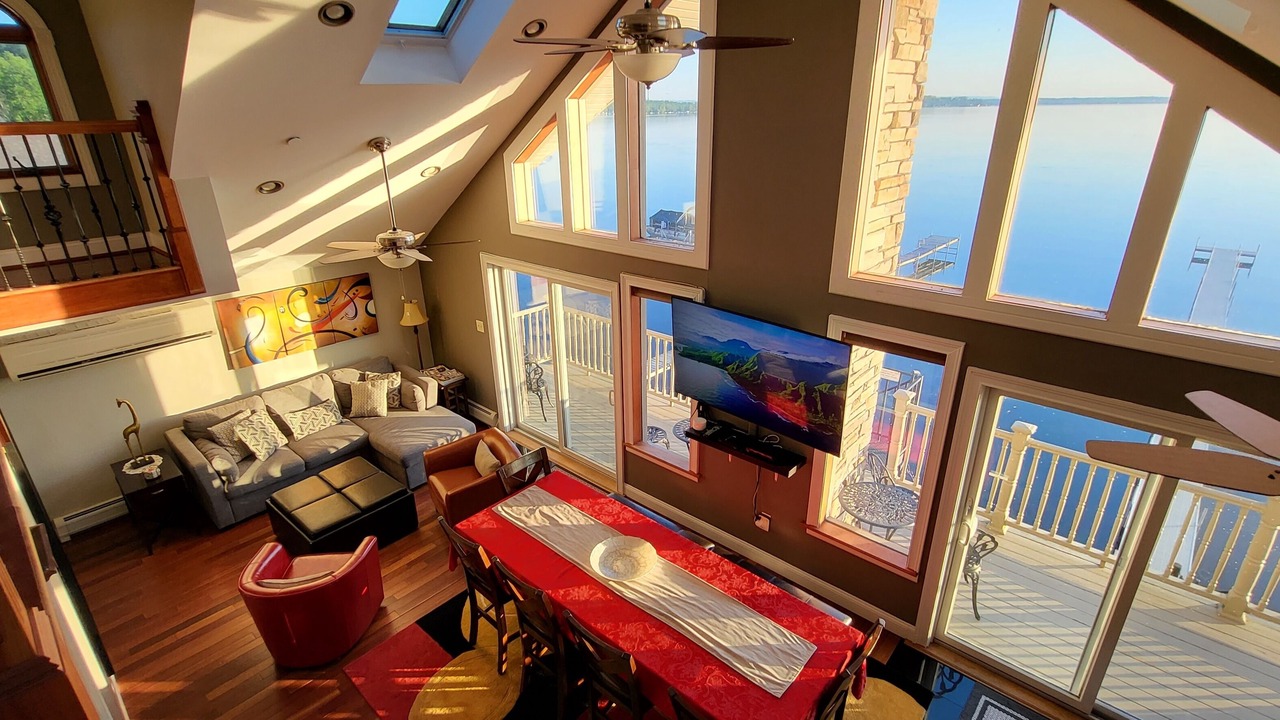 Photo of Livingroom in Saratoga Springs