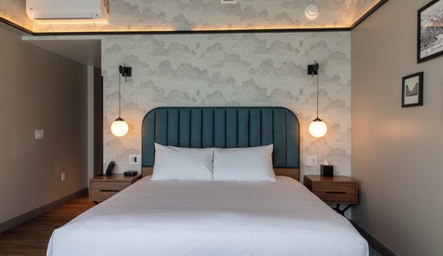 Standard Room, 1 King Bed