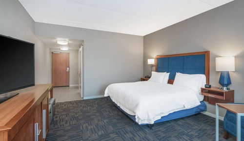 Room, 1 King Bed, Accessible, Bathtub
