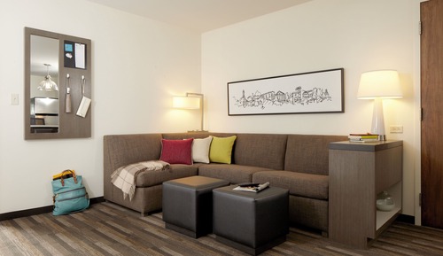 Room, Accessible Bathtub (Den, 2 Queen Beds and 1 Sofa Bed)