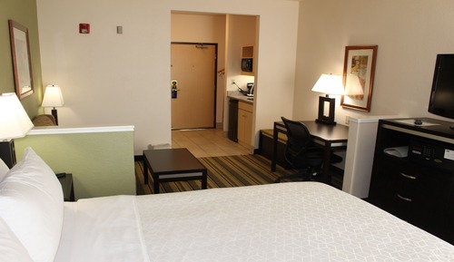 Studio Suite, 2 Queen Beds, Accessible (Communications)