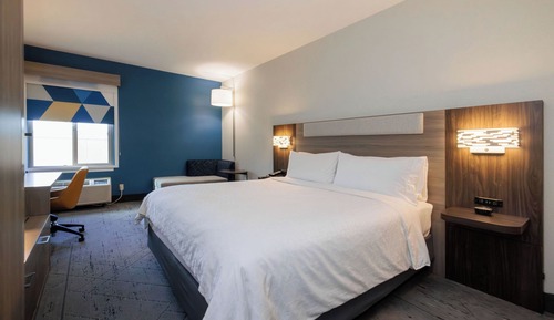 Standard Room, 1 King Bed