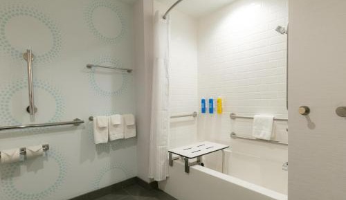 Queen Room with Two Queen Beds - Mobility Access