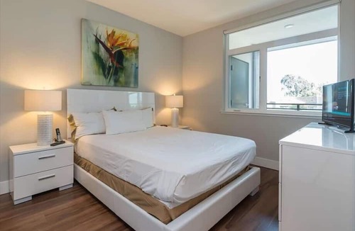 Shoreline West Apartment | Modern 1BR | Full Kitchen | Downtown Mountain View