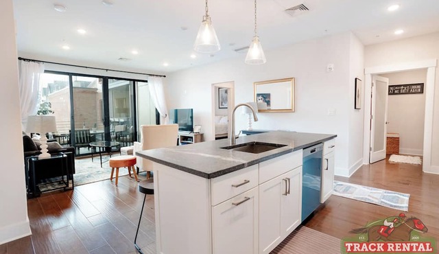 Luxurious Manhattan-Style Condo for Rent